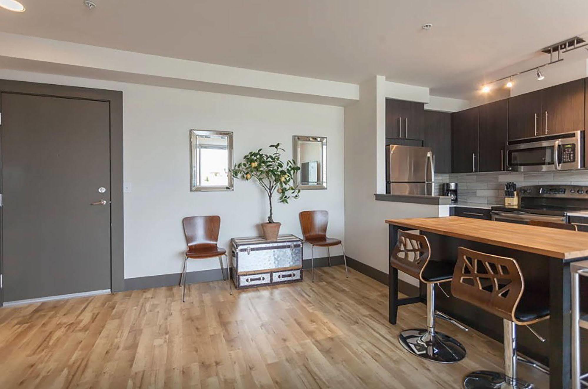 Belltown Waterfront Suites By Barsala Сіетл Екстер'єр фото